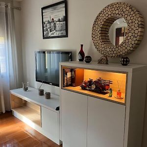 Apartamento En Luis Montoto, Nervion. Centrico